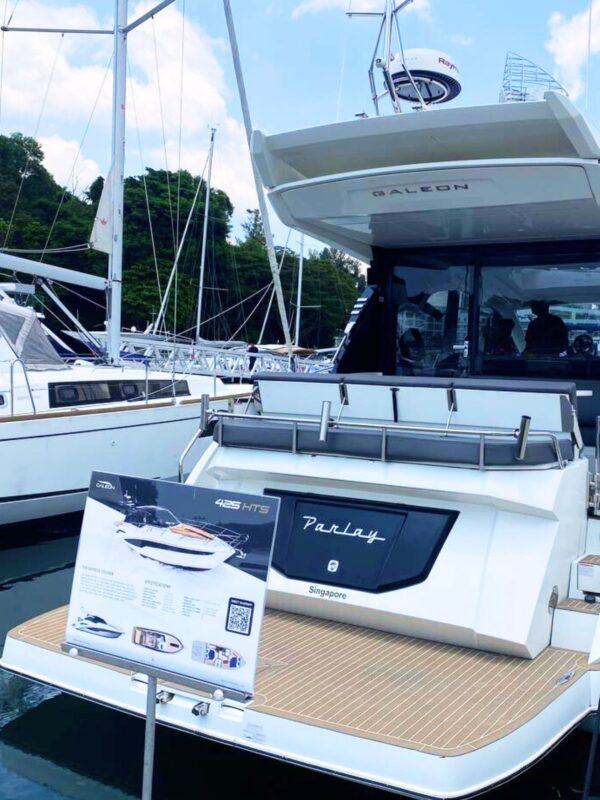 yacht