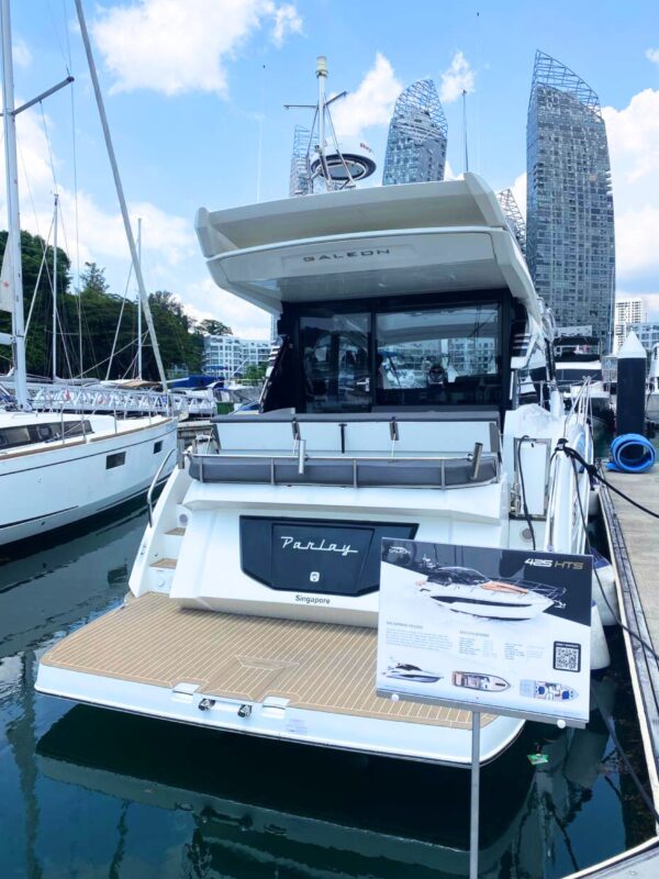 yacht