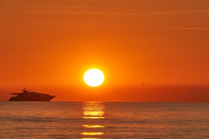 Top Reasons to Choose Parlay for Sunset Cruise