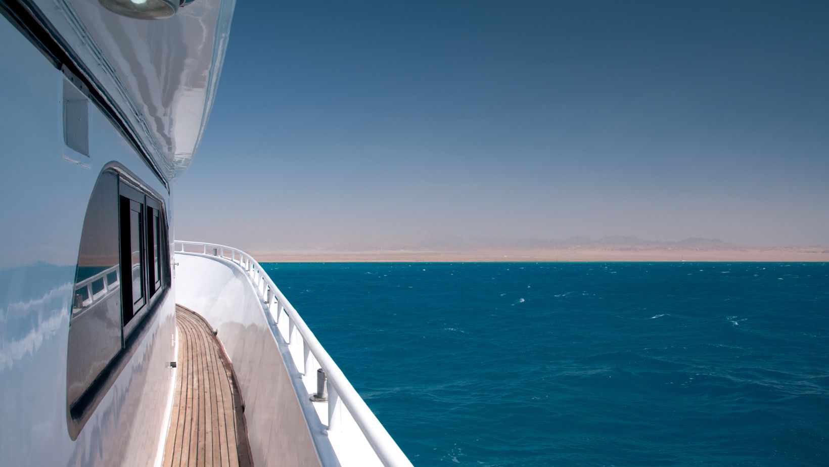 Top Reasons to Choose Parlay for Corporate Yacht Charter