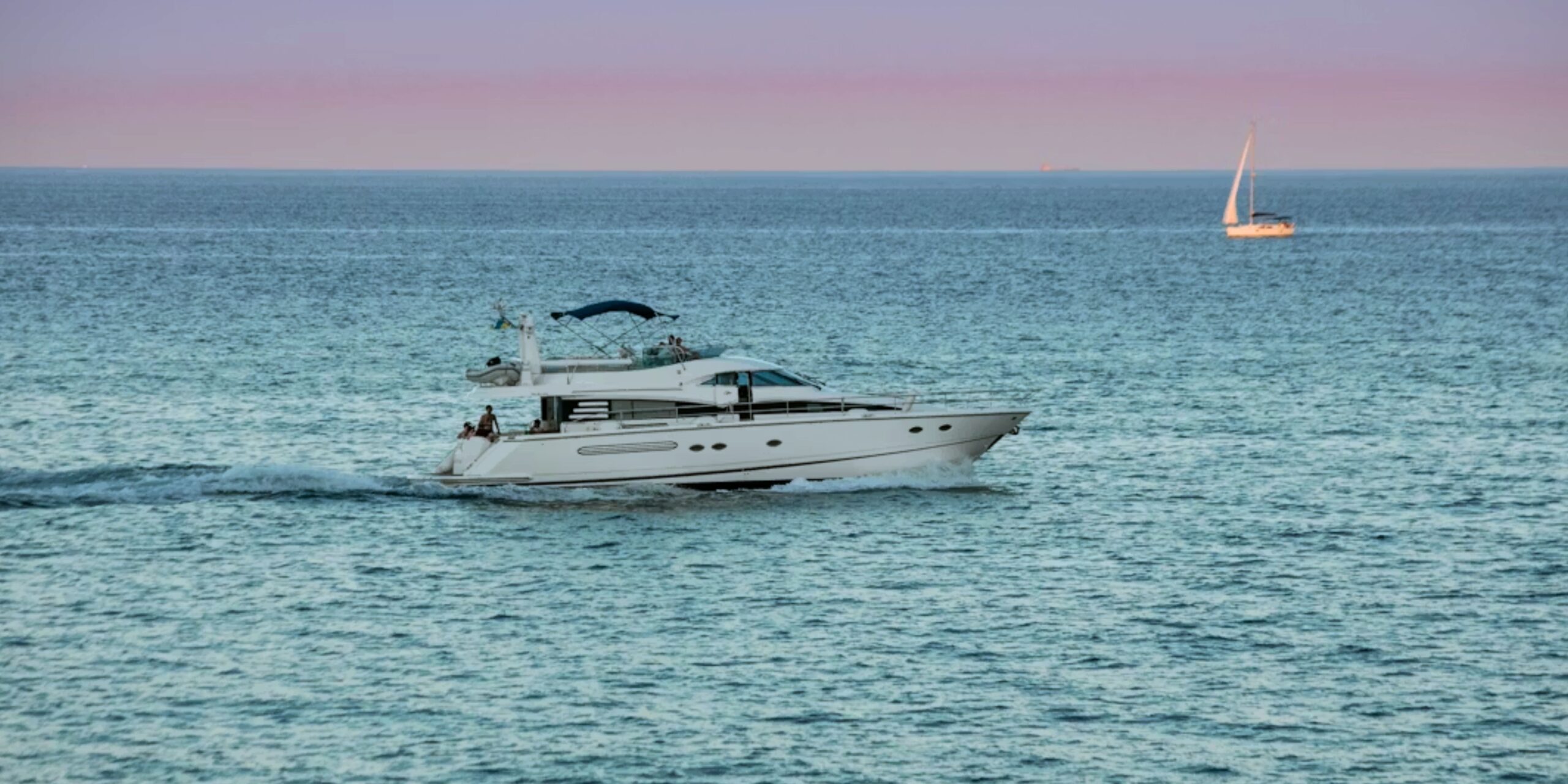 Best Yacht Rental Routes in Singapore