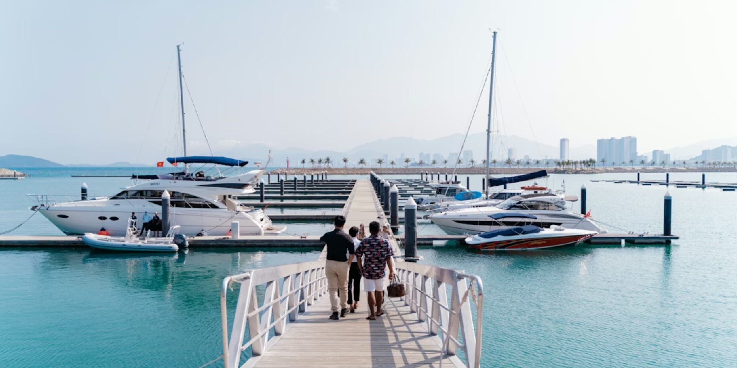 Best Time for Yacht Rental Singapore