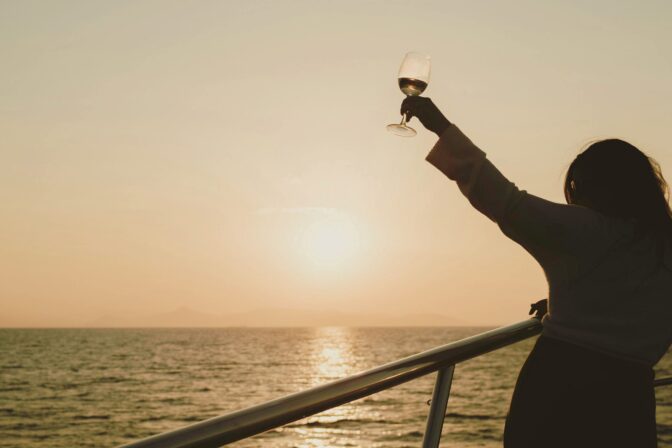 Sunset Cruise Dinner Singapore: Scenic Routes & Dining Ideas